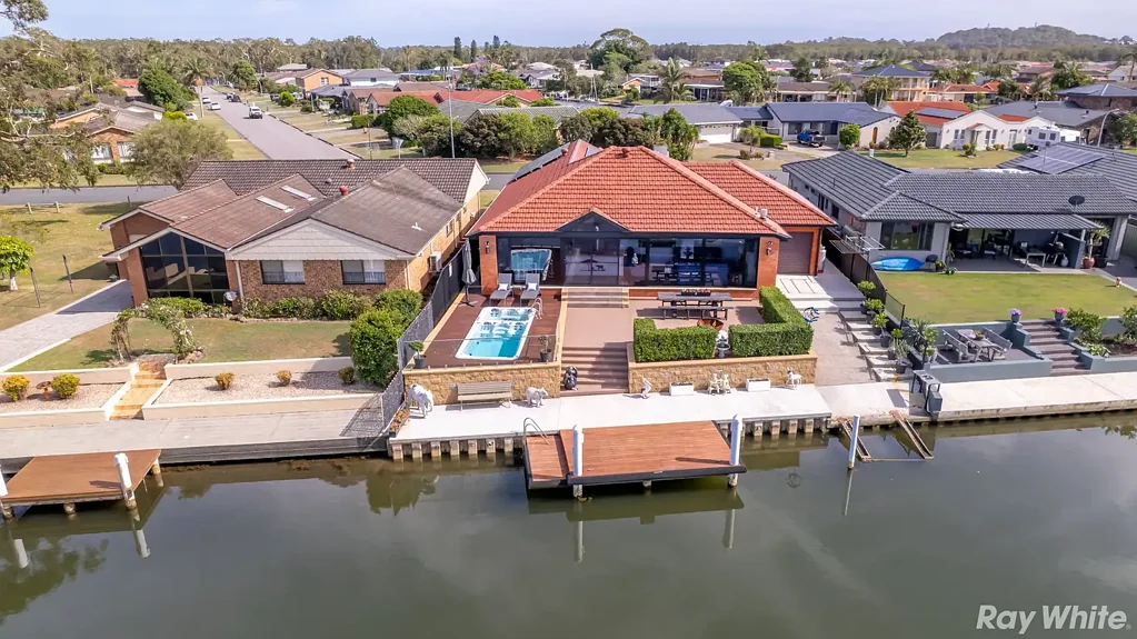 Forster 4कमरा Waterfront Luxury in Forster Keys