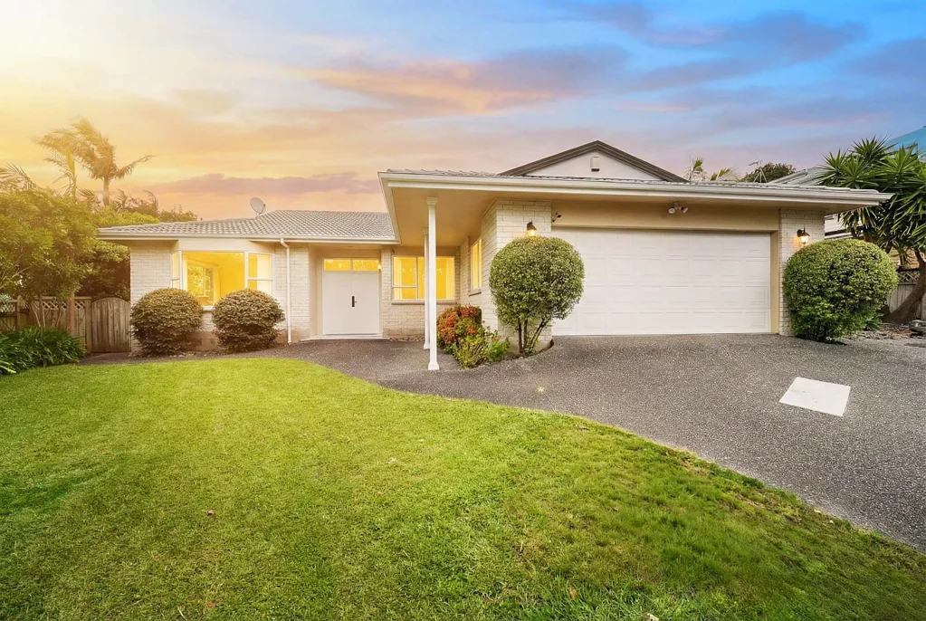 8 Javelin Place, West Harbour, Waitakere City, Auckland