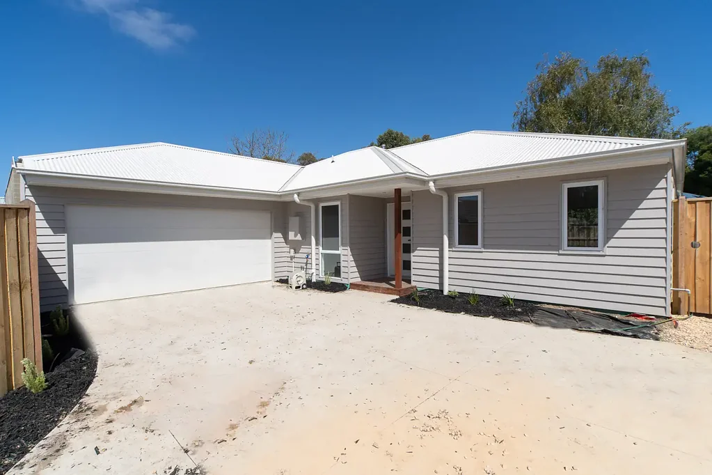 Almost new 3 bedroom home!