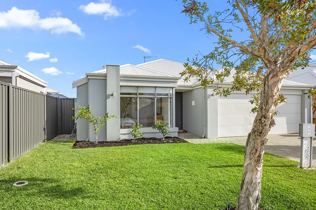 15 Topiary Avenue, Piara Waters, WA 6112