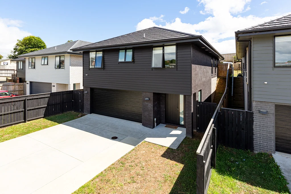 Tuakau 4Kwarto Two Story Executive