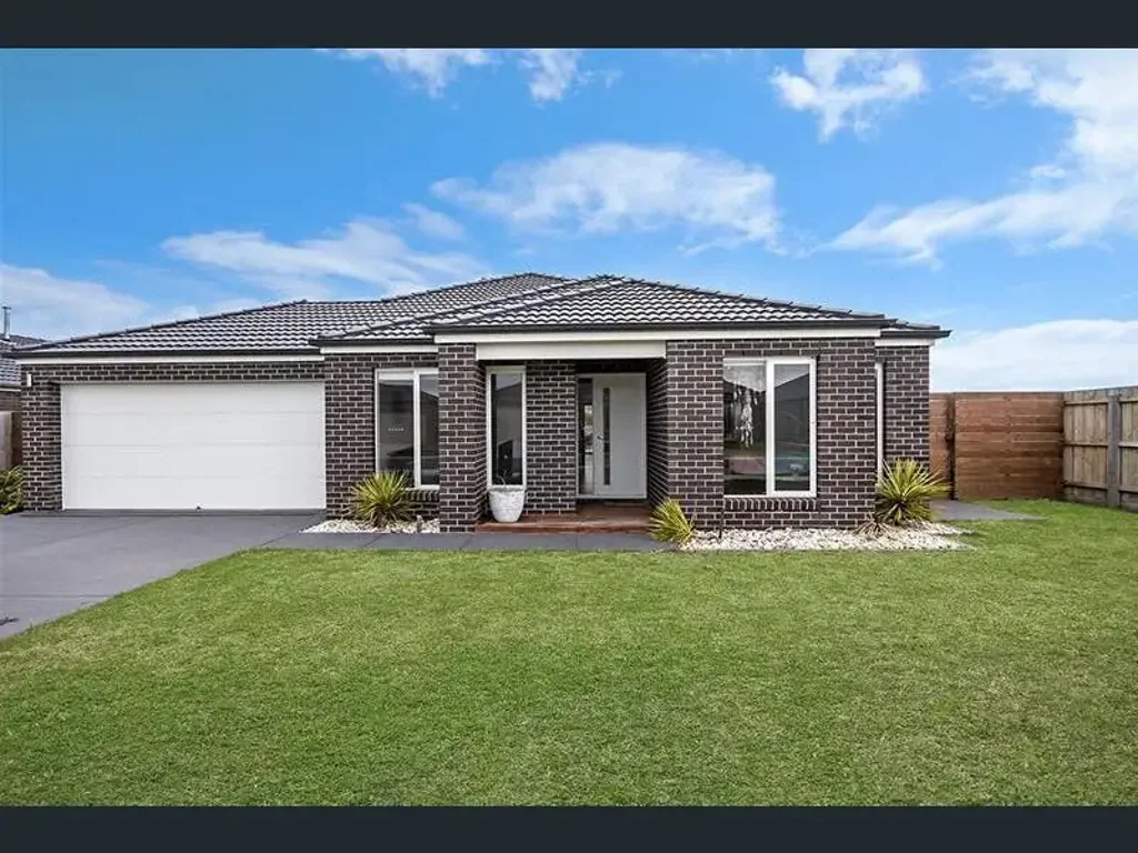 Warrnambool 4 Slaapkamer Modern Family Home in Prime Location