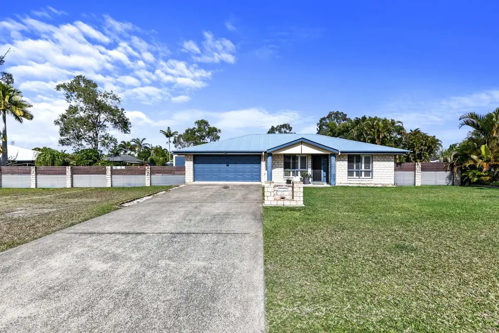 Wondunna 4房  SPACE, SHEDS & ENDLESS POSSIBILITIES ON 2,000M²