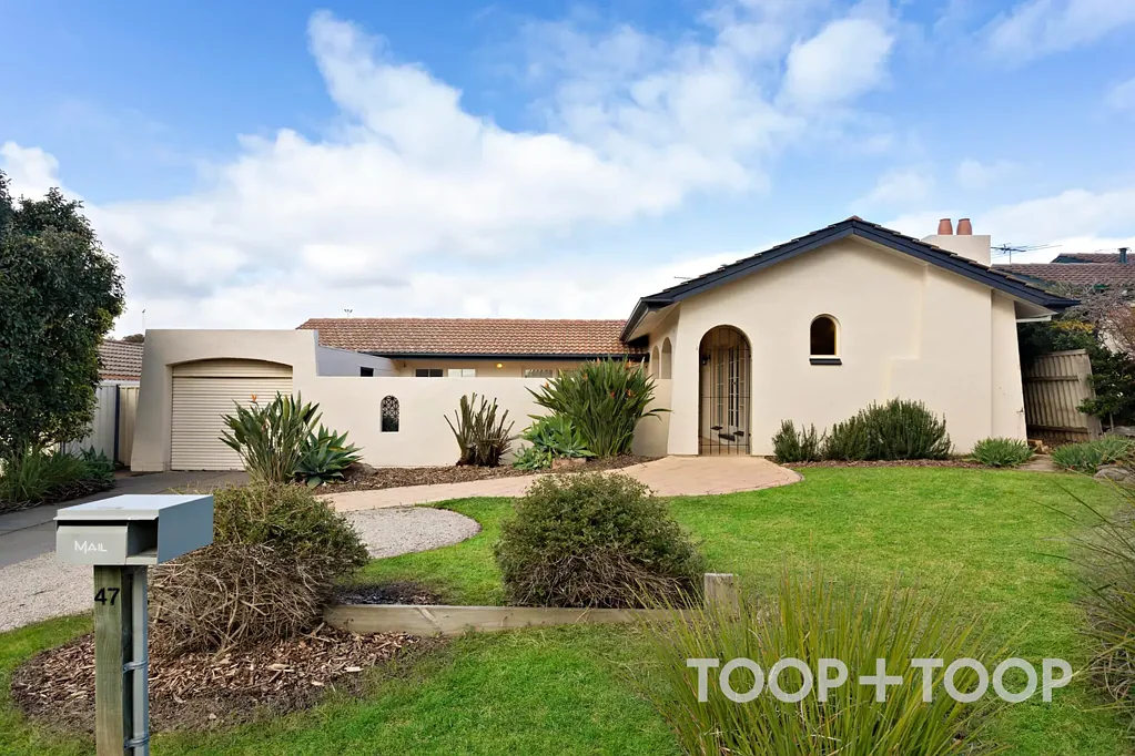 Hallett Cove 4房  Versatile Family Living by the Coast