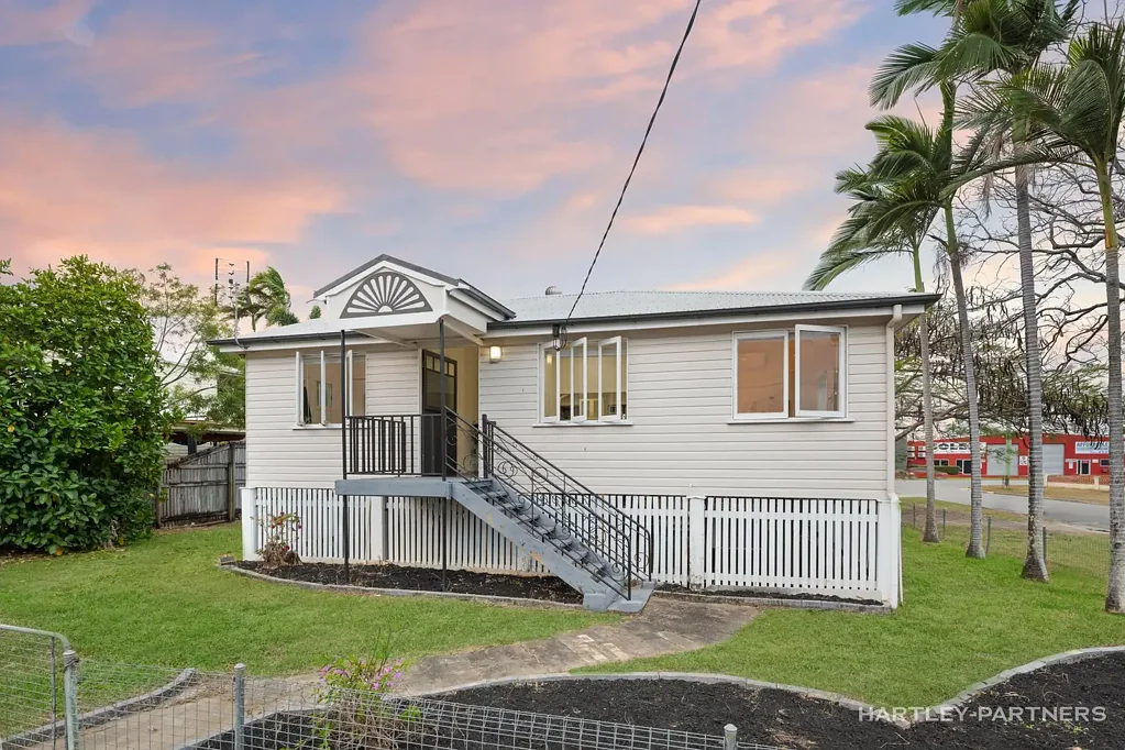 Hyde Park 3房  City-Edge Queenslander on a Prime Corner Block