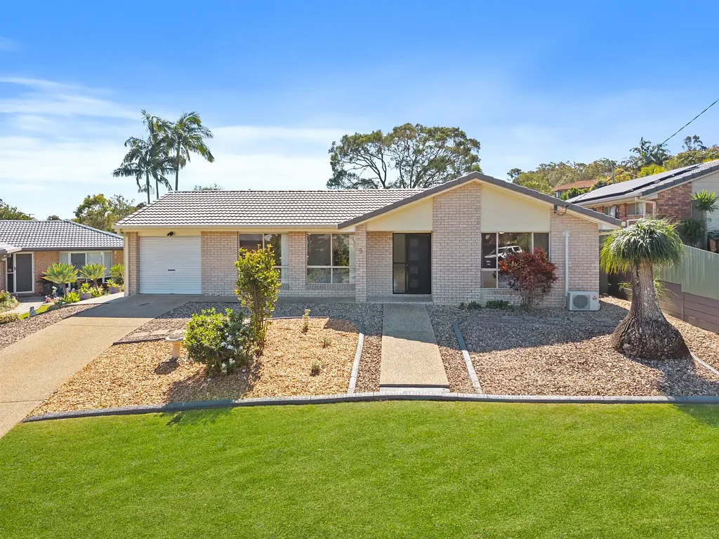 Capalaba 4कमरा Renovated to Perfection - Just Move In & Enjoy!