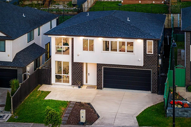 114 McQuoids Road, Flat Bush, Manukau City