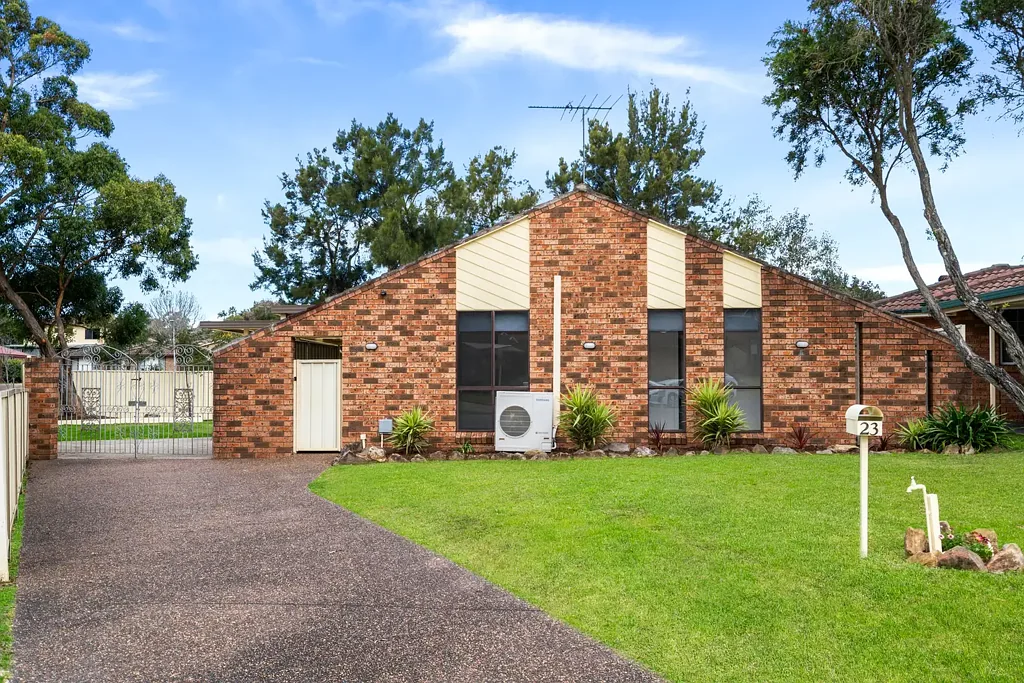 23 Balthasar Close, Rosemeadow, NSW 2560