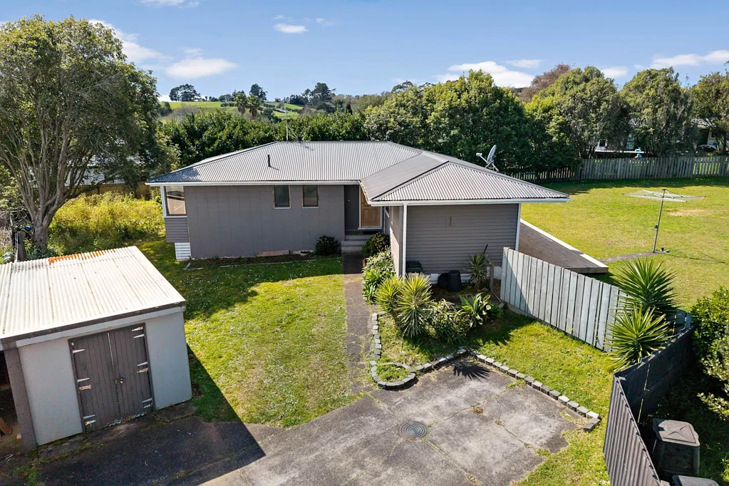 Waiuku 3ਬੈੱਡਰੂਮ Charming Family Home on Expansive Grounds