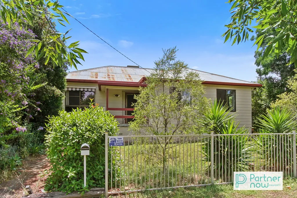 Tamworth 4ਬੈੱਡਰੂਮ Updated Family Home with Outstanding Shedding on a Private Corner Block