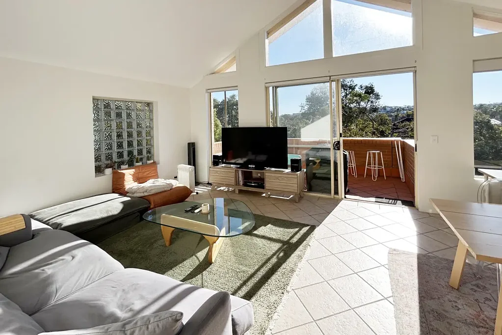 Sundrenched beachside 2 bedroom apartment just in time for summer.