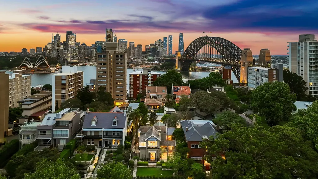 Kirribilli 4房 887平米地块 高地俯瞰Careening Cove 五卧主套瞰海 五车车库 精致terrace garden 步行Kirribilli Village "Timeless Federation Elegance with Grand Scale and Harbourside Setting"