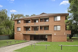 2/10 Birmingham Street, Merrylands