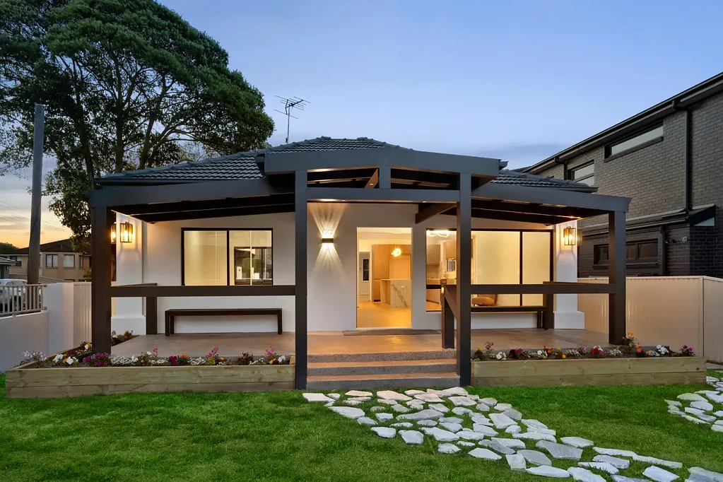 Lidcombe 6Kwarto Multi-income generating home on prime corner block