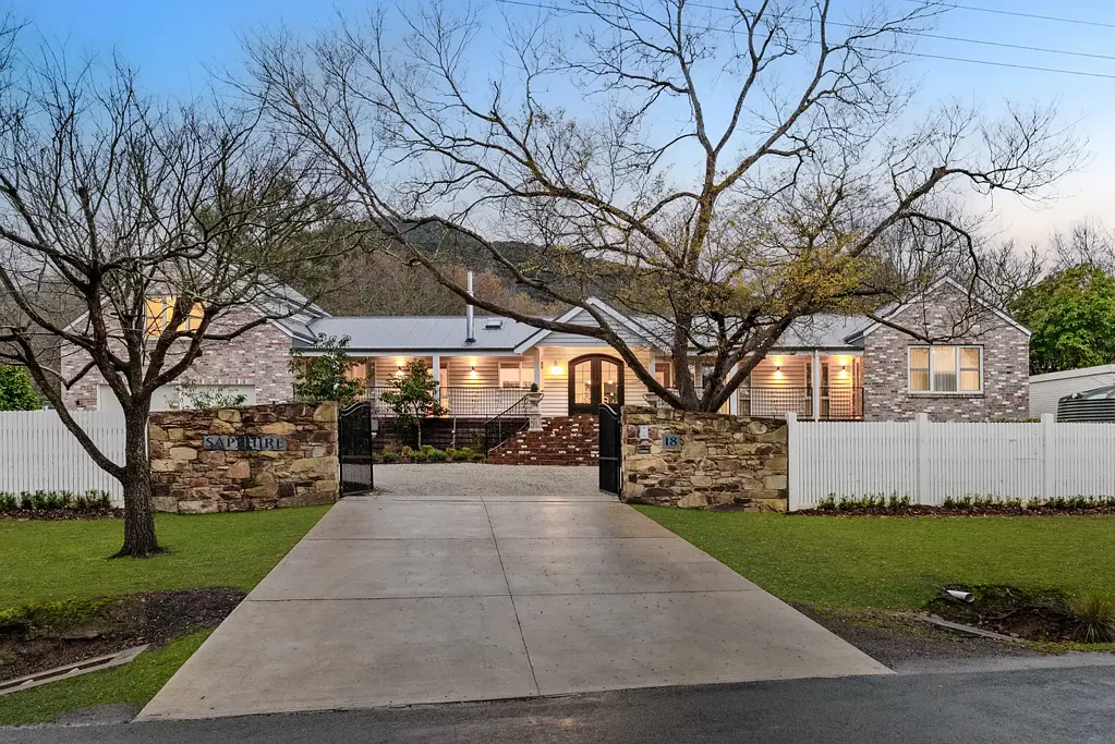 18 Salisbury Road, Mount Macedon, VIC 3441
