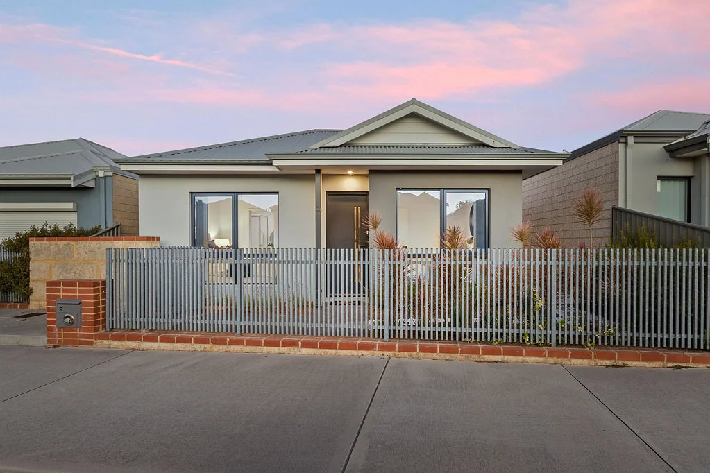 9 Roulettes Parade, Clarkson, WA 6030
