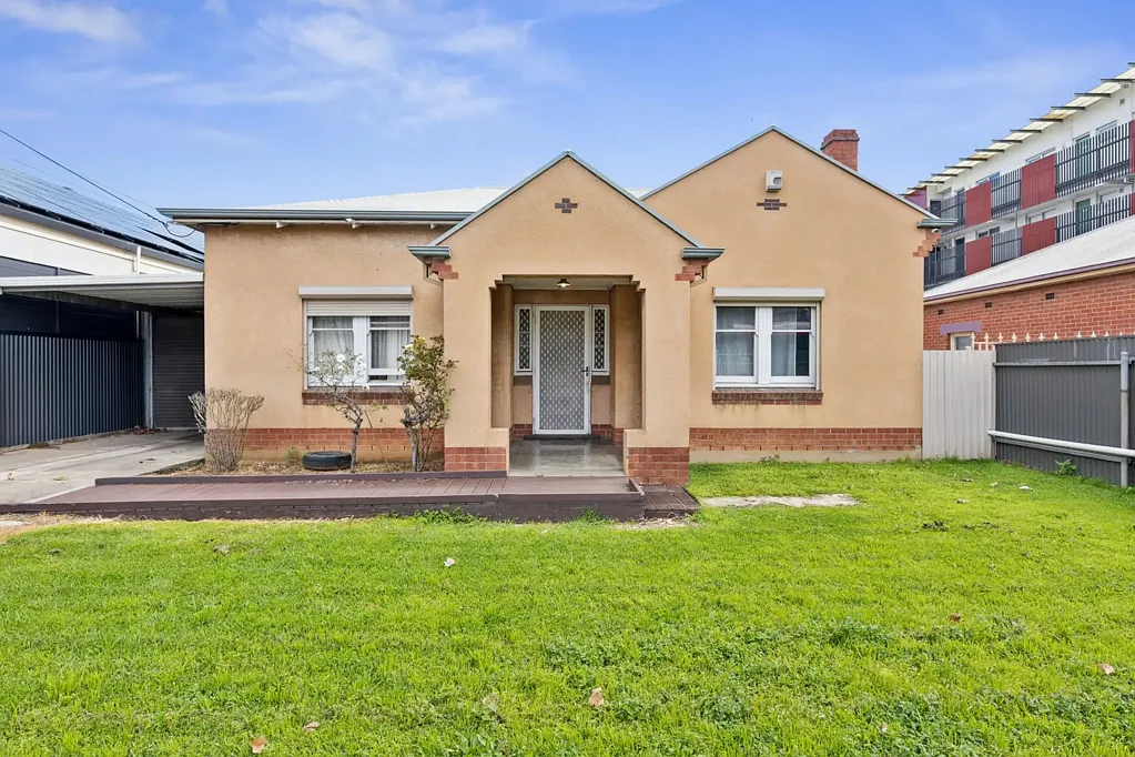 Prospect 4房  DEVELOPMENT POTENTIAL ON APPROXIMATELY 715m² - CITY-FRINGE LOCATION