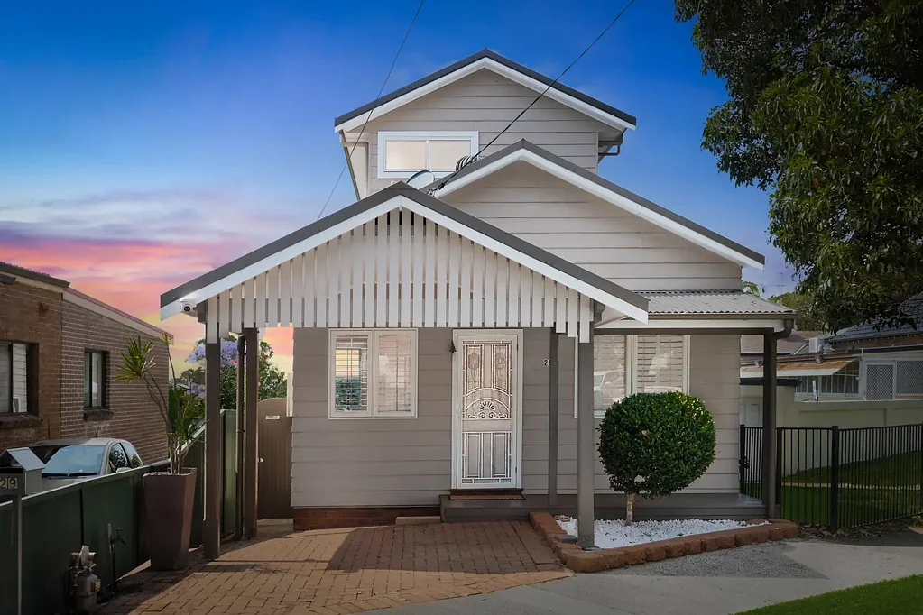 Bexley 4ਬੈੱਡਰੂਮ Instantly Inviting Family Home within a Walk of Bexley Village