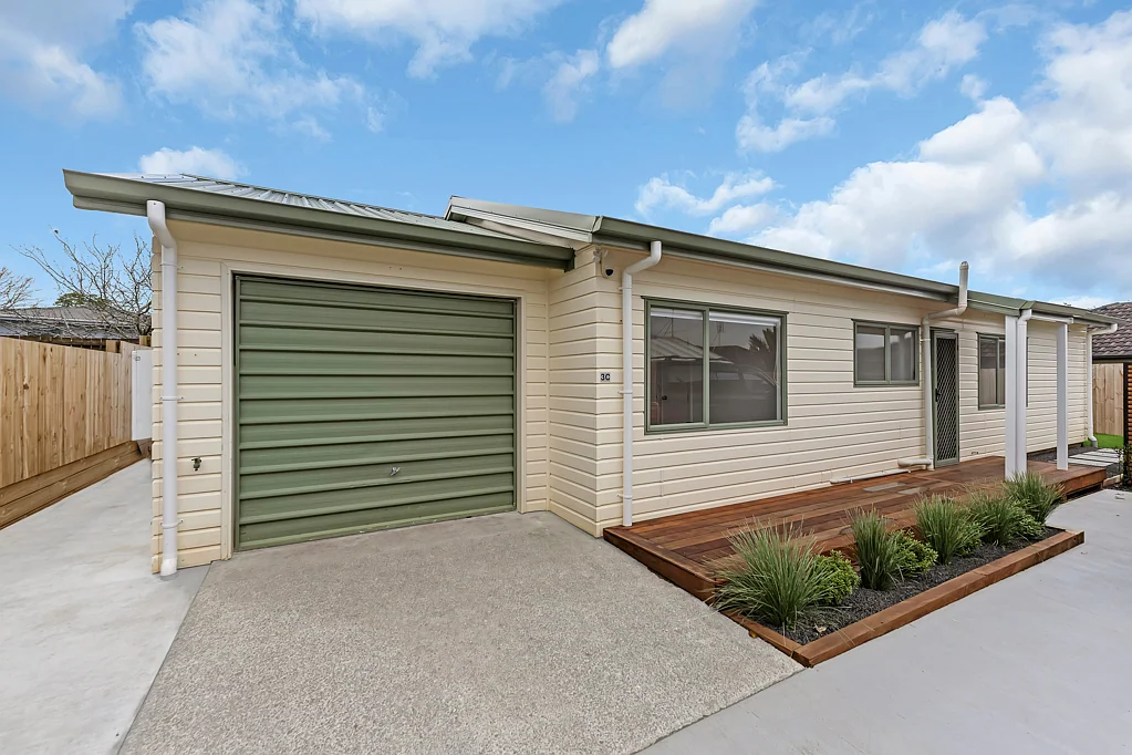 Tuakau 3Moenga Modern & Low-Maintenance