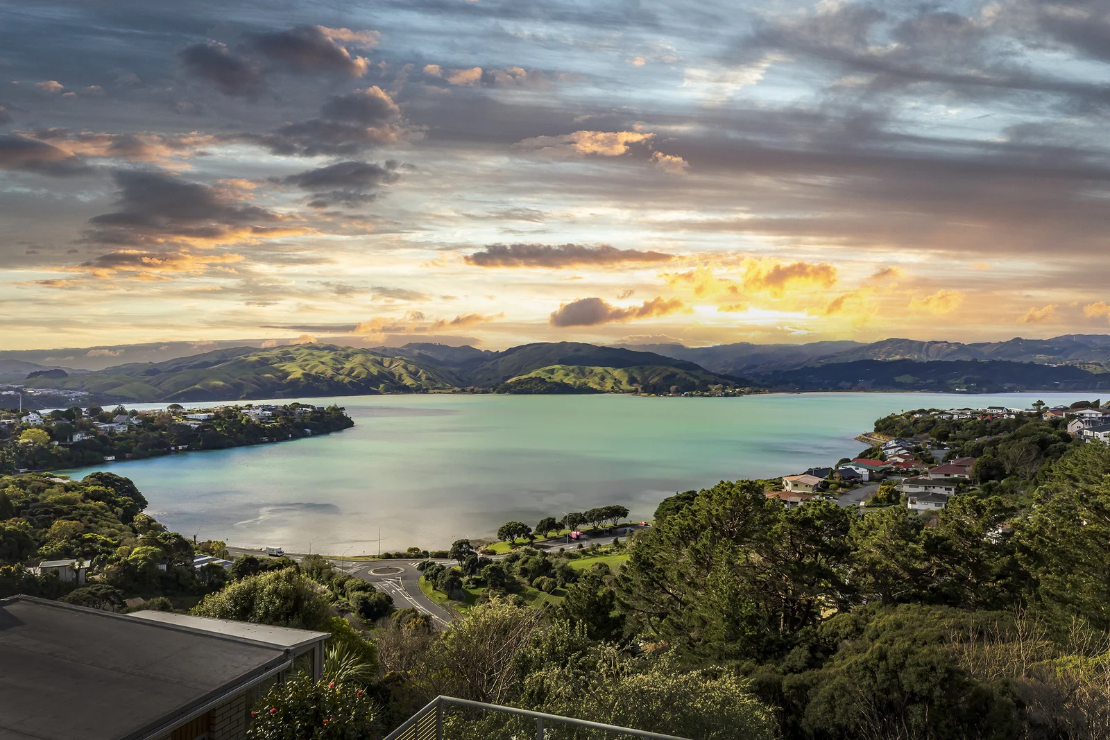 Paremata 4房  STOP SCROLLING, LOOK AT THAT VIEW!