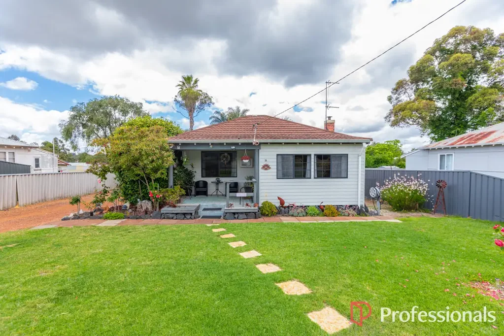 Manjimup 3कमरा This home is beautiful -  3, bedrooms, potentially 4 or 5 bedrooms if you choose!!