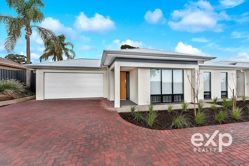 Salisbury Heights 3Zimmer 2 X BRAND NEW LUXURY HOMES with DOUBLE GARAGE on 579m2 and 558m2 (appx) Land.