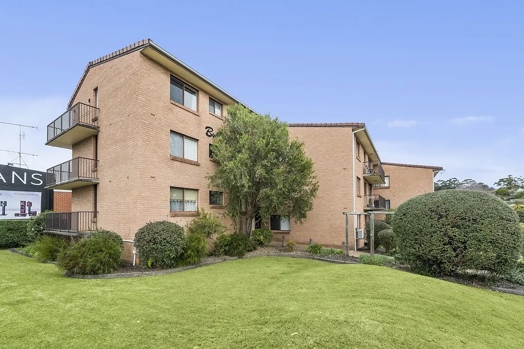 Modern Centrally Located Unit