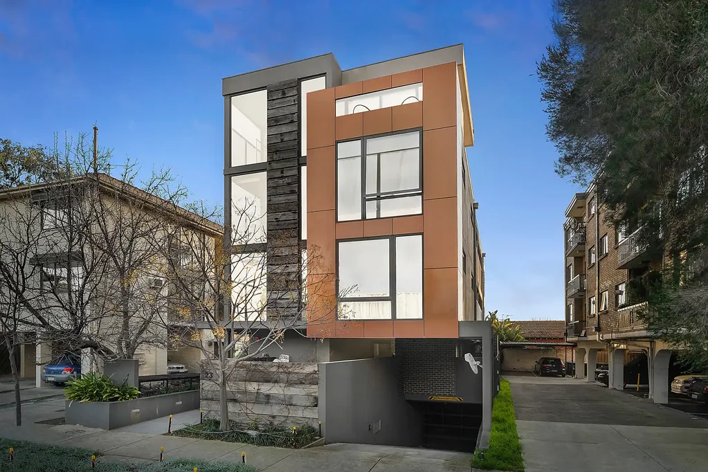 Instant Attraction, Fabulous Spaces