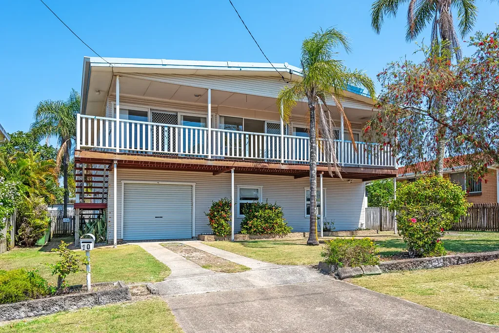 10 Swallow Avenue, Paradise Point, QLD 4216