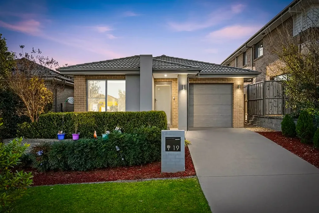Box Hill 4Moenga Effortless Family Living on 329sqm with Stylish Indoor-Outdoor Appeal