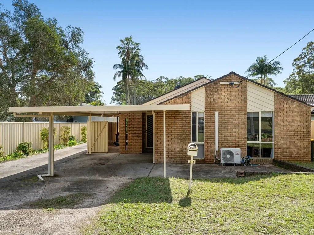 NEAT & TIDY HOME IN QUIET LOCATION
