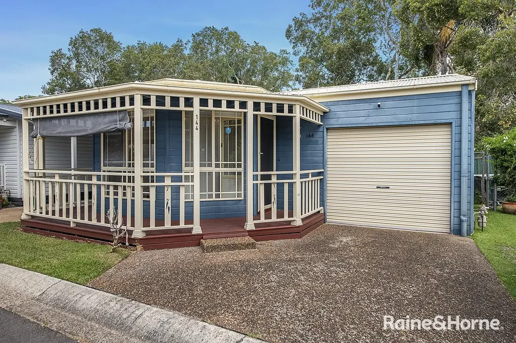 Redhead 2 Bedroom Land Lease with Beach Access !