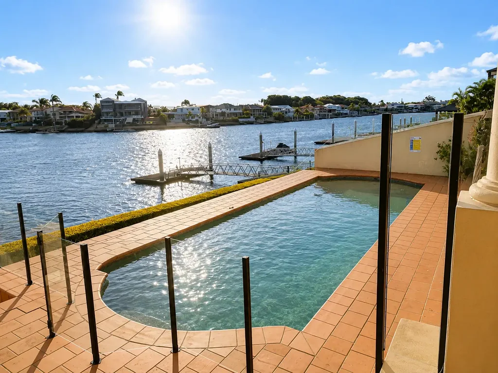 Luxury Waterfront Living in Prestigious Benowa Waters
