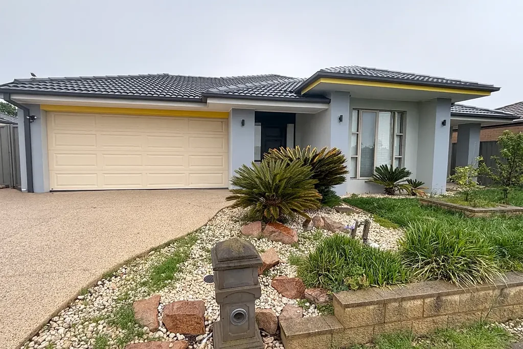 Spacious Family Home in Prime Cranbourne East Location