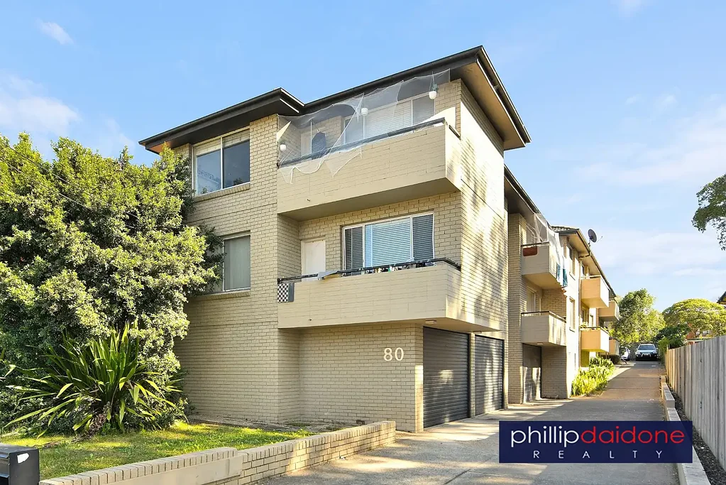 NEWLY RENOVATED 2 BEDROOM UNIT....