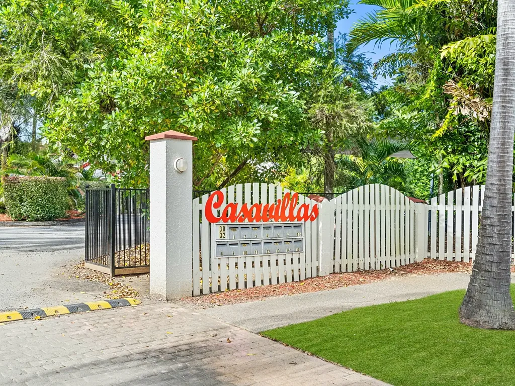 Manoora 2房  Renovated, Spacious, Private Single Level Villa – A Place to Call Home