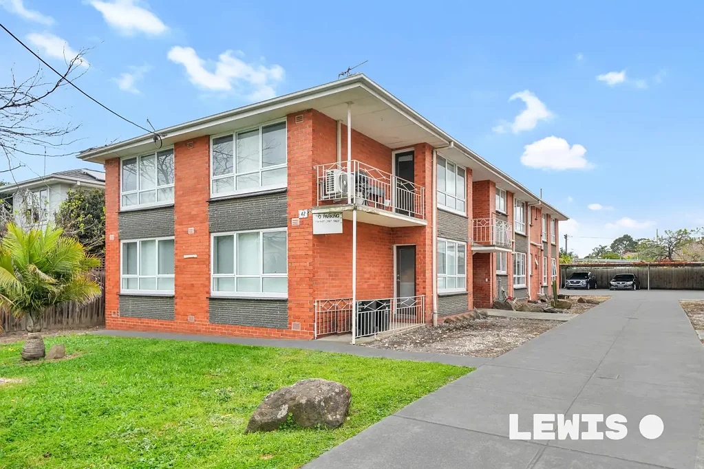 Coburg North 2部屋 Comfortable & Convenient Ground Floor 2-Bedroom Apartment with Car Space