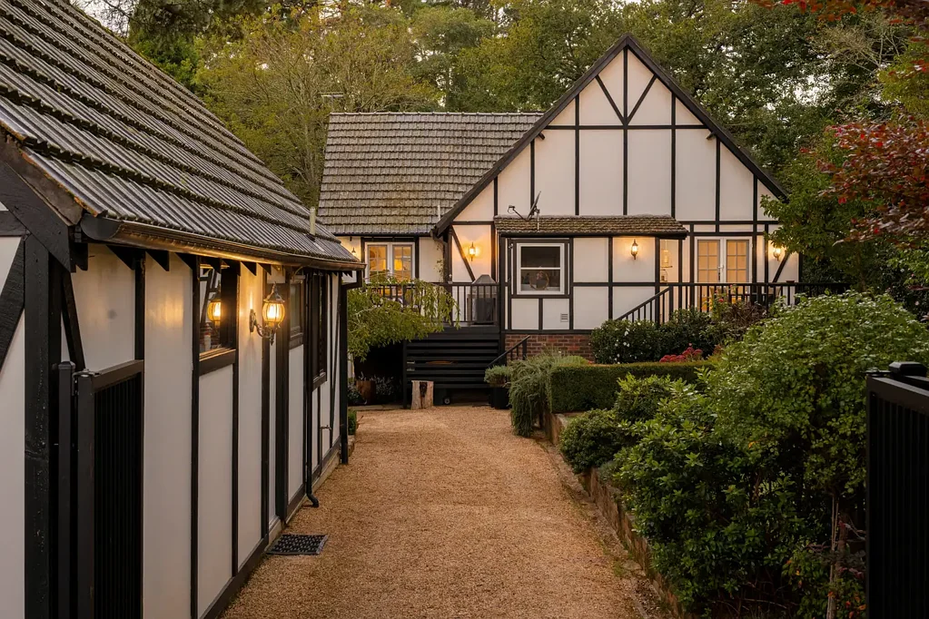 25 Langford Road, Wentworth Falls, NSW 2782