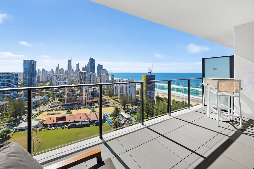 Broadbeach 2 Slaapkamer A High Floor Haven Showcasing Stunning 180 Degree Views