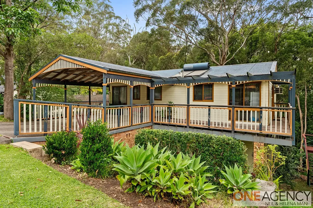 North Gosford 4कमरा Tranquil Two-Storey Family Retreat with Bushland Backdrop