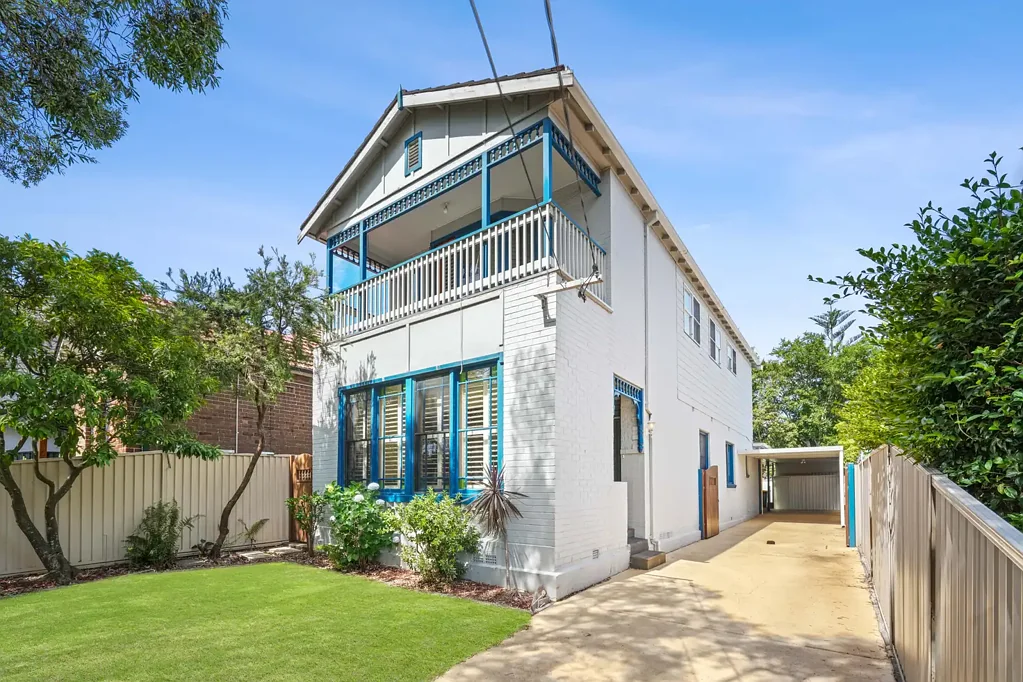 Concord West 5ਬੈੱਡਰੂਮ Beautifully Elevated on a Quiet, Leafy Street