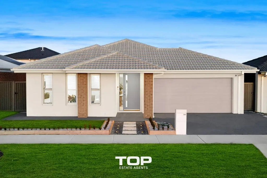 39 Follett Boulevard, Clyde, VIC 3978