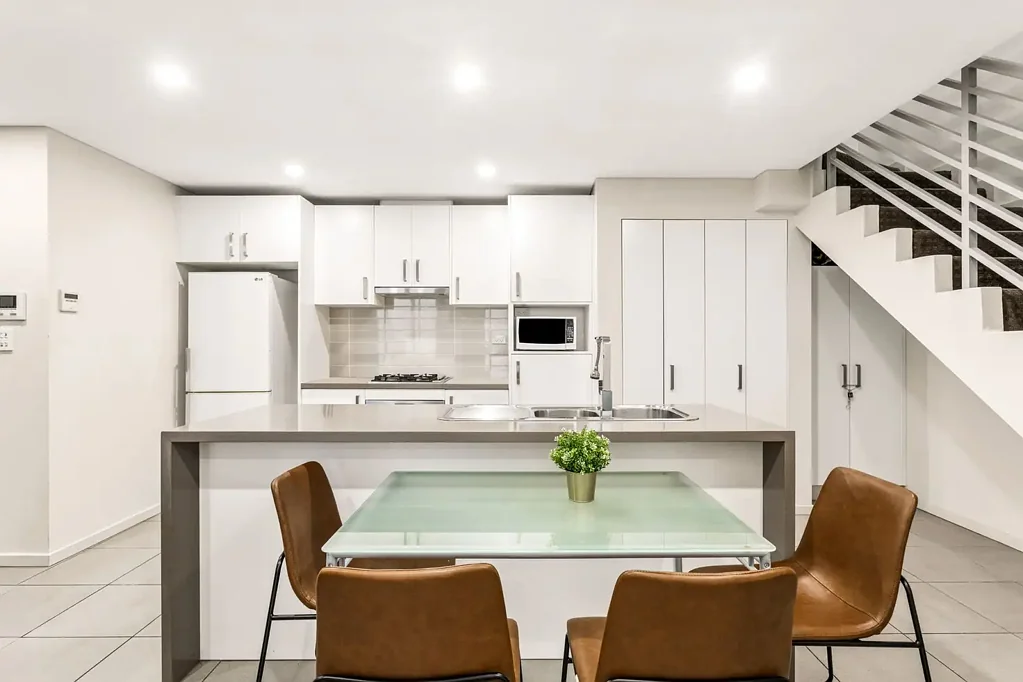 Camperdown 3Kwarto A boutique terrace-style apartment with parking