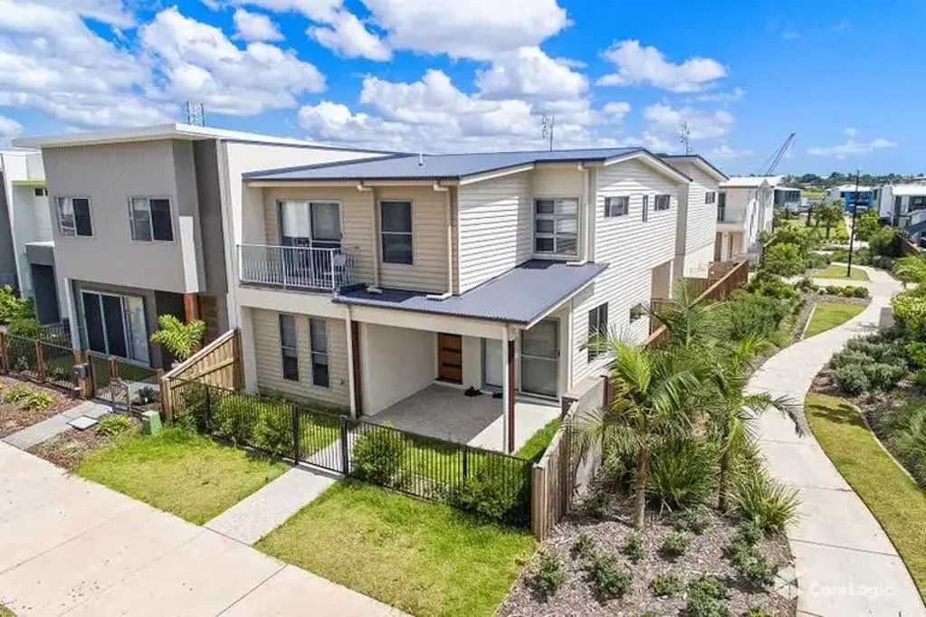 Spacious Modern Townhouse in Maroochydore