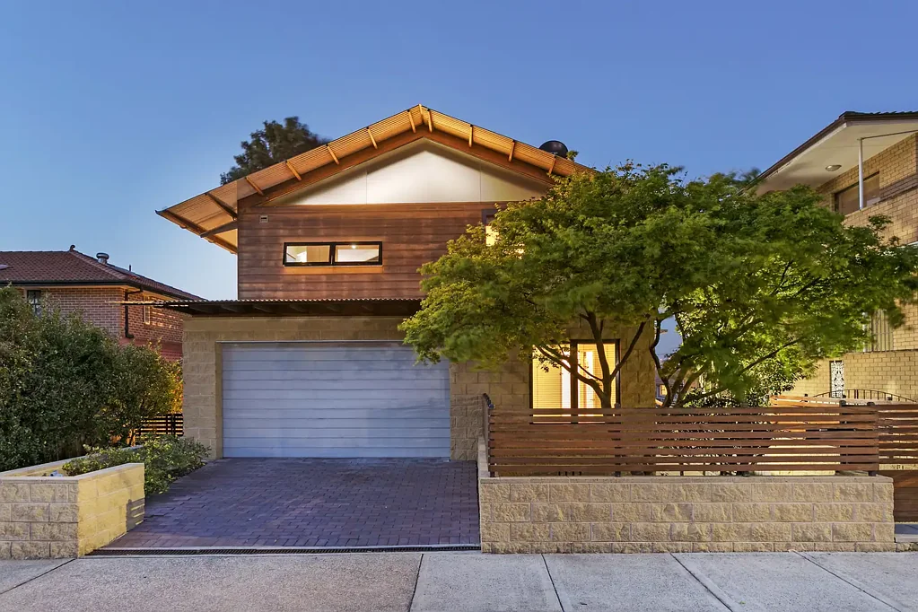 Parkside sanctuary with idyllic views and studio retreat