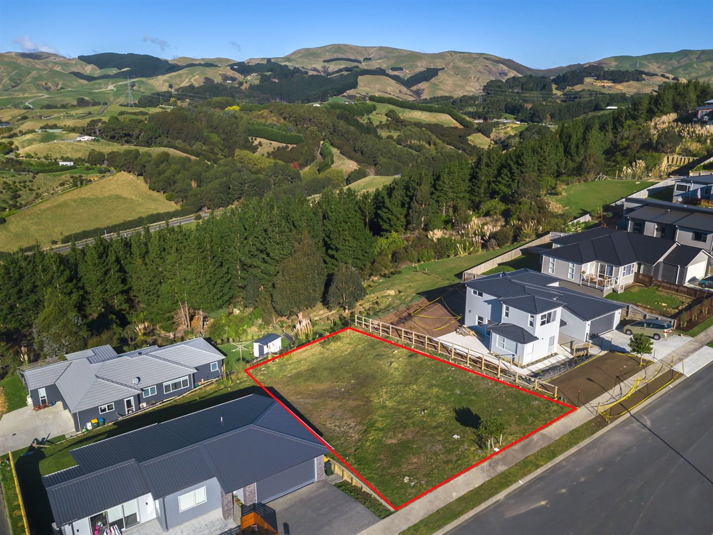 160 Endeavour Drive, Whitby, Porirua, 6 habitaciones, 2 baños