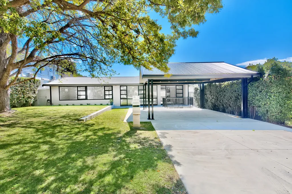 Floreat 4 Bedroom LIFESTYLE, CONVENIENCE & SUPERB FAMILY HOME!