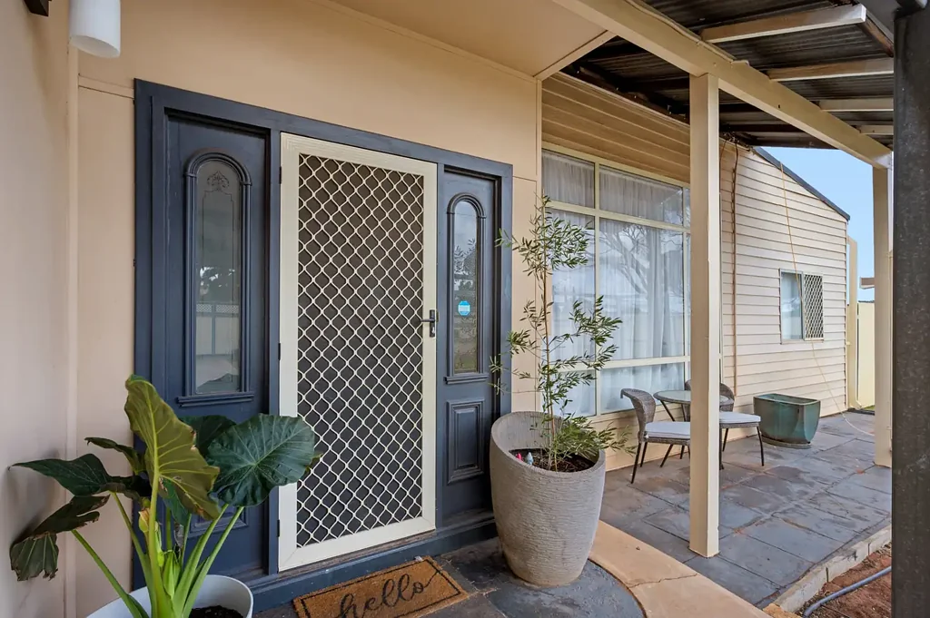 Lamington 4房  Spacious Family Character Home - With Modern Touches!