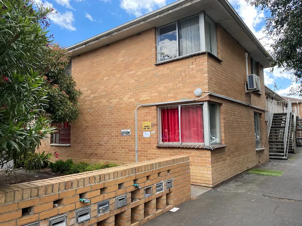 GROUND FLOOR 2 BEDROOM!