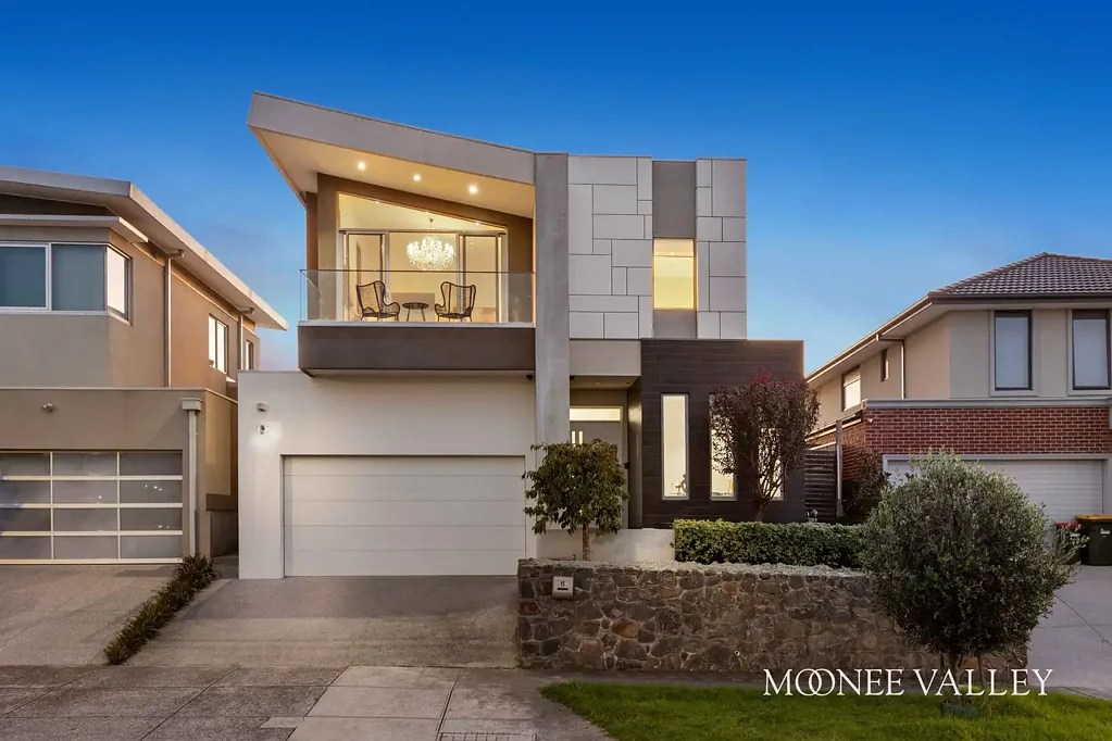 Keilor East 5房 高层全景视野 定制豪华住宅 私密湖景泳池 精致娱乐空间 灵活分区设计 Elevated Luxury with Unrivalled Views